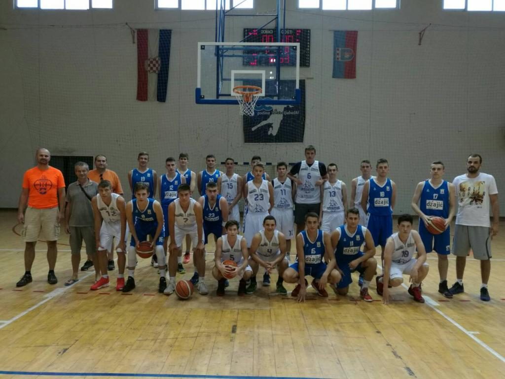 Zajednička fotografija juniora